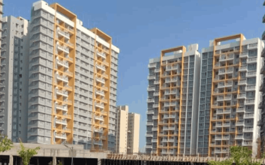 Tall modern residential towers of Life Republic Sector R1 in Pune for Bank Auction